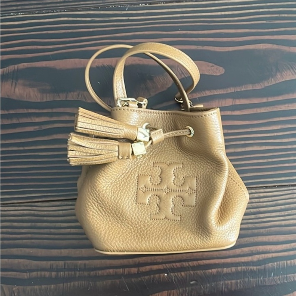 Tory Burch Bucket Bag - Picture 4 of 8
